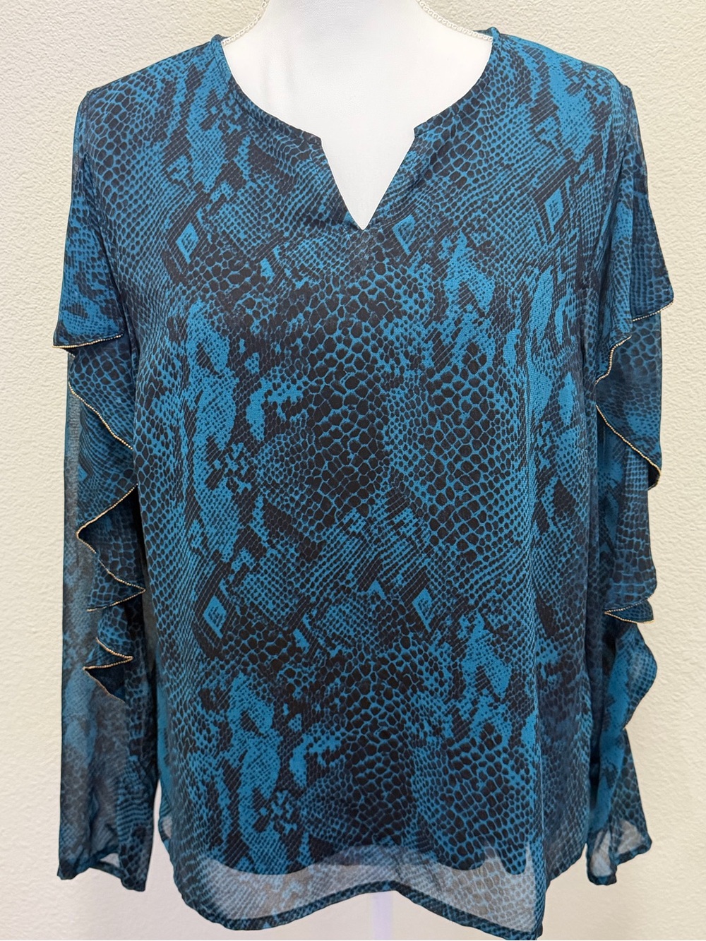 Thalia Sodi teal black snakeskin print sheer lined blouse, Large